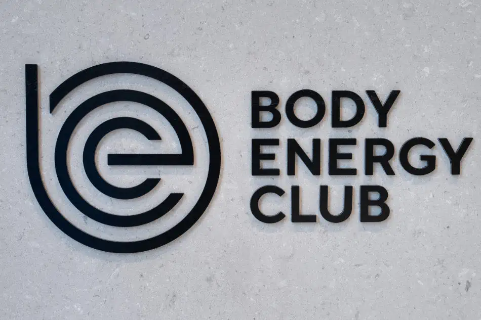 Body Energy Club store welcome sign in Lincoln Common.